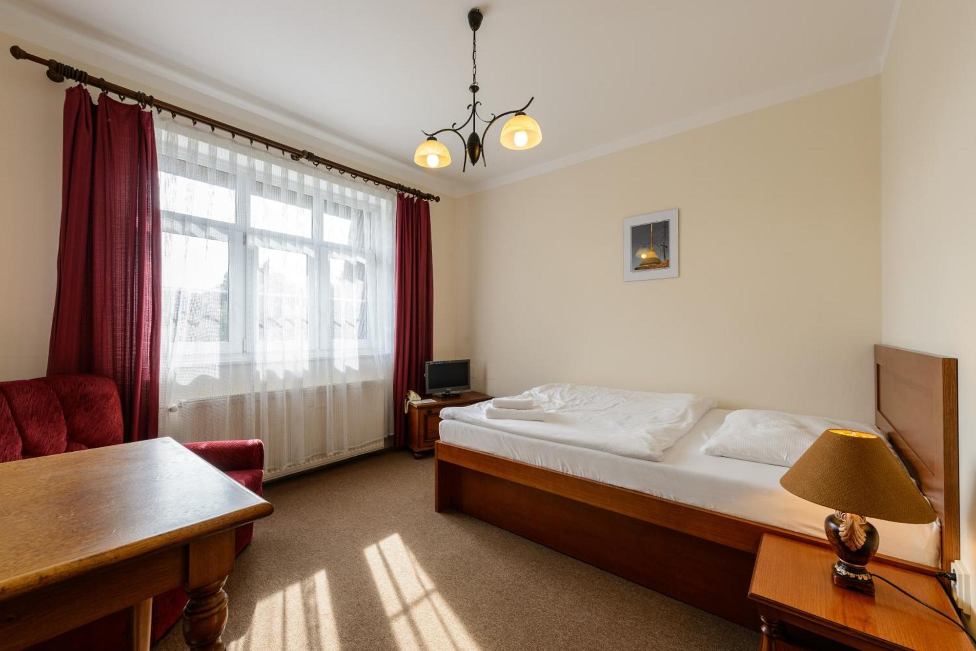 Hotel Valdstejn Reichenberg Zimmer foto