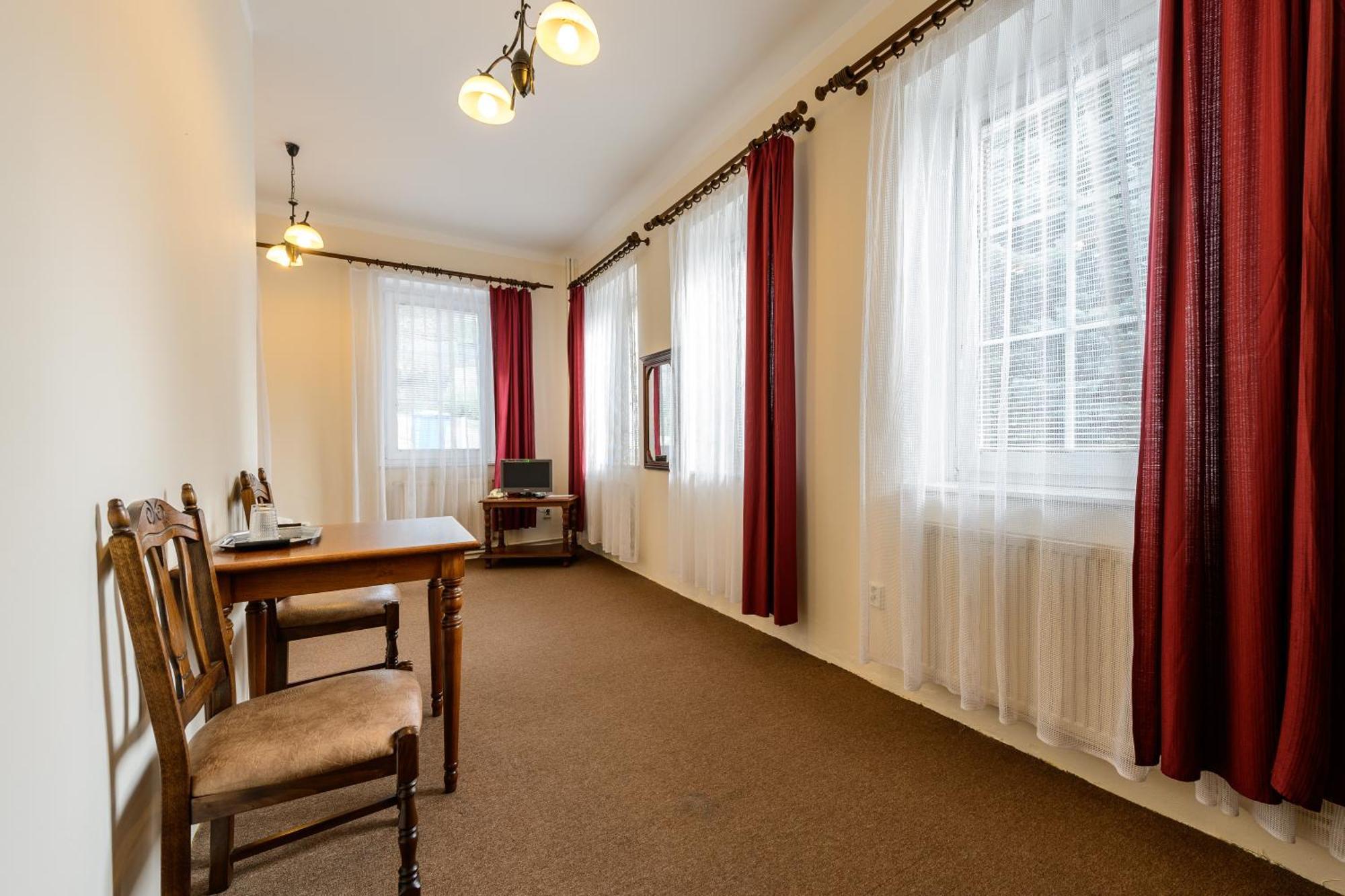 Hotel Valdstejn Reichenberg Zimmer foto